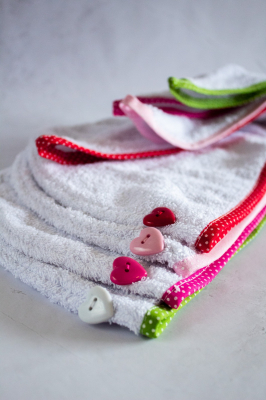 Turbante Corazon - Toalla Blanca Con Boton Corazon + Esponja