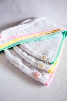 Turbante Smile - Toalla Blanca Con Boton Smile + Esponja