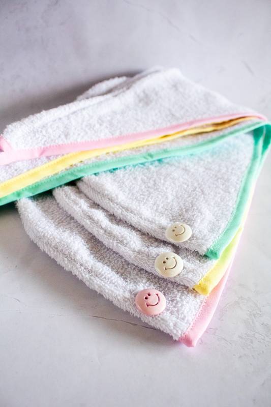 Turbante Smile - Toalla Blanca Con Boton Smile + Esponja